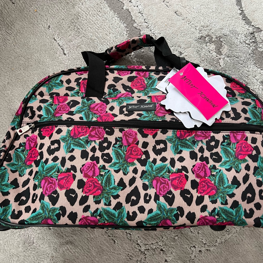 Betsey Johnson Duffle Bag/Roller